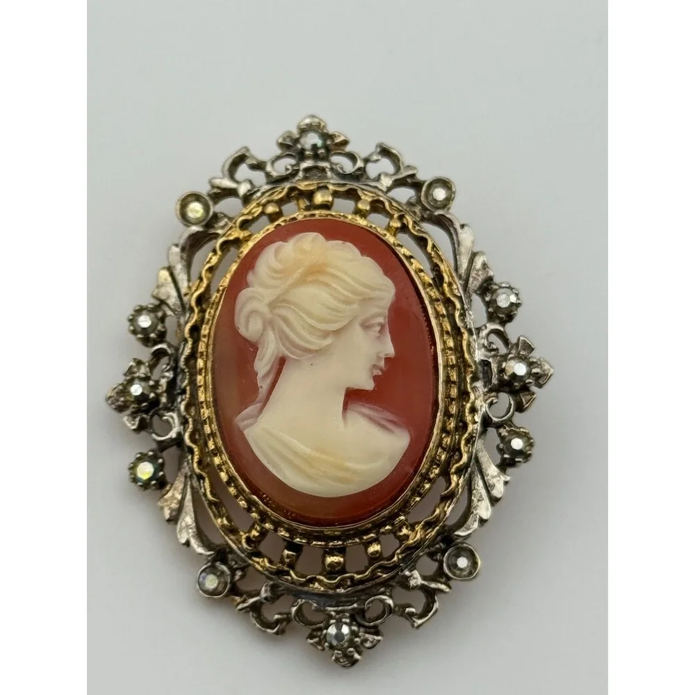 Vintage ART Arthur Pepper Resin Cameo‎ Rhinestone Victorian Revival Brooch Pin